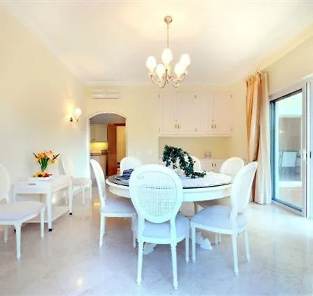 Sleeps 10 With Pool Air Con And Wifi Villa *