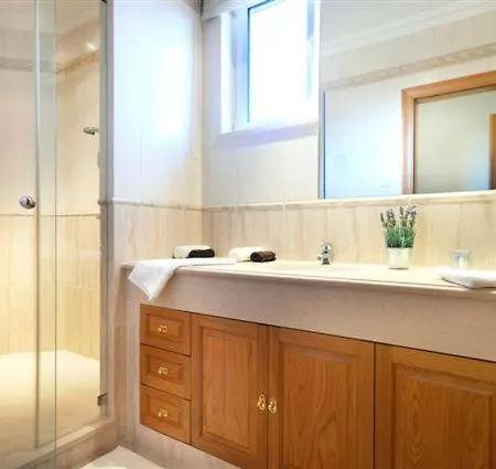 Sleeps 10 With Pool Air Con And Wifi Villa